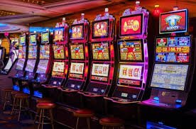 Filipino player using fb005 on a smartphone for sports betting and live casino